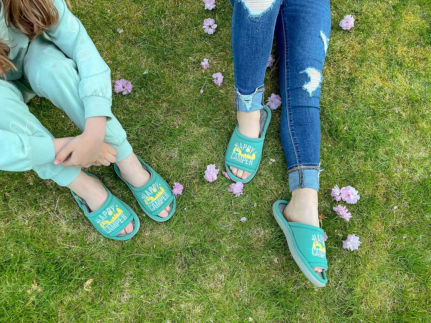 Dearfoams Women's Lennox Indoor/Outdoor Camping Summer Slide Slipper
