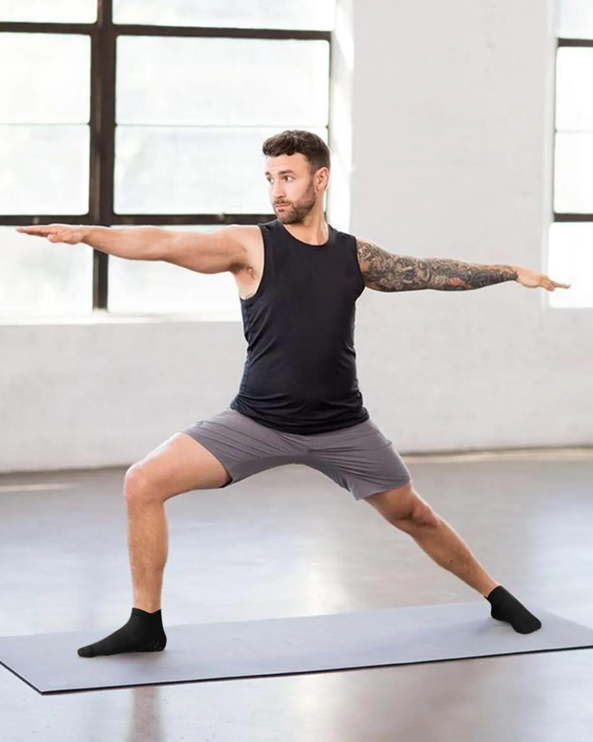 DHSO Men's Non Slip Grip Socks for Yoga, Pilates, Hospital - Low Cut Cushioned Barefoot Workout Anti Skid Athletic Socks