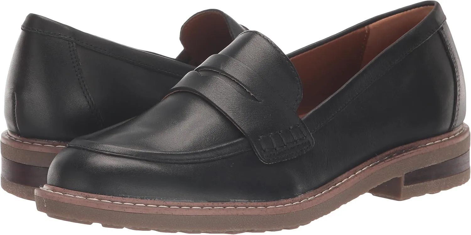 Earth Women's Javas Penny Loafer