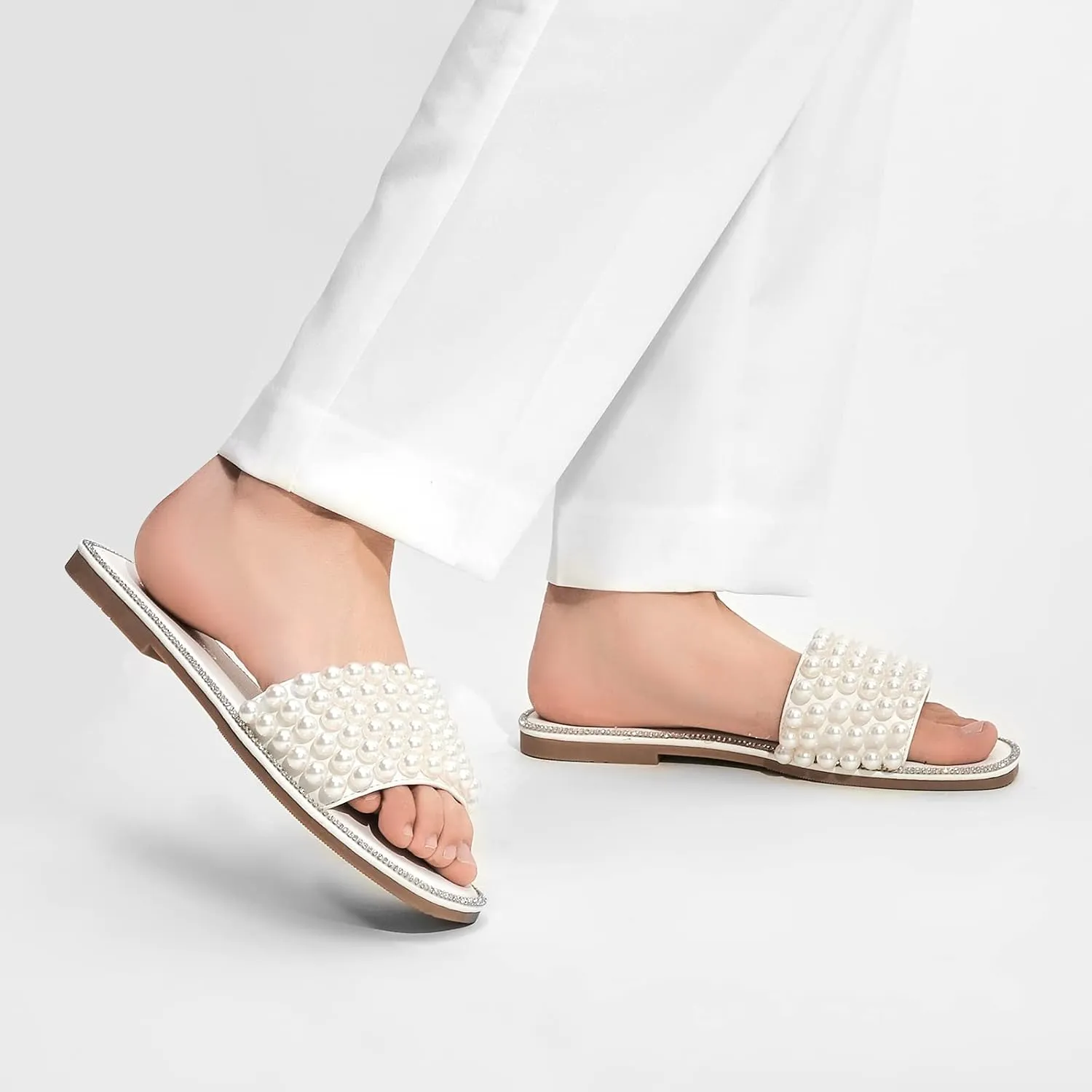 EETTARO Women's Sparkle Pearl Flat Sandals Fashion Square Open Toe Jeweled Slides Slip on Rhinestone Bling Slippers