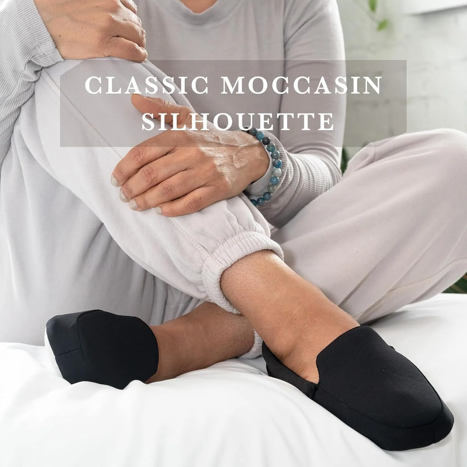 isotoner Women's Ivy Spandex Velour Moc Slipper