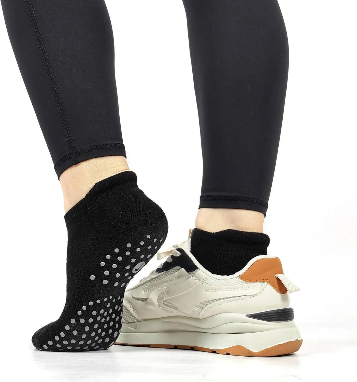Pilates Socks for Women, Cushioned Ankle Grippy Non Slip Socks for Yoga, Hospital, Barre, Sports Home Slipper 2/4 Pairs