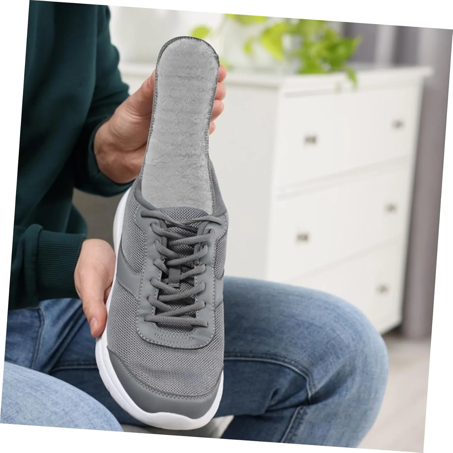 SAFIGLE Warm Slippers Men 4 Pairs Winter Fluffy Insoles for Cold Weather Thickened Warm Insoles Inserts Non-Slip Design for Men Women (Size 41)