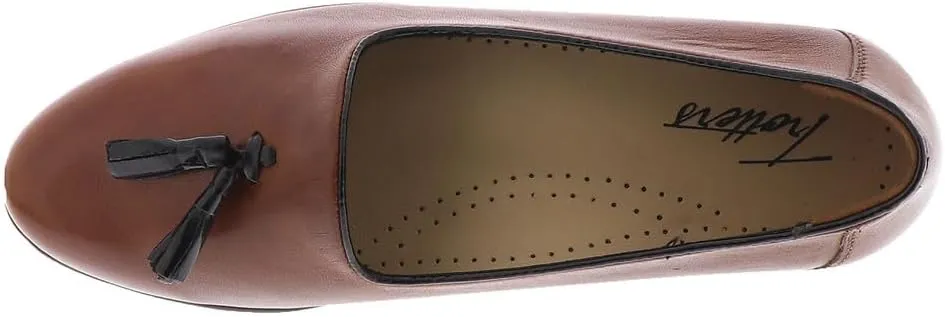 Trotters Women's Liz Tassel Loafer Flat