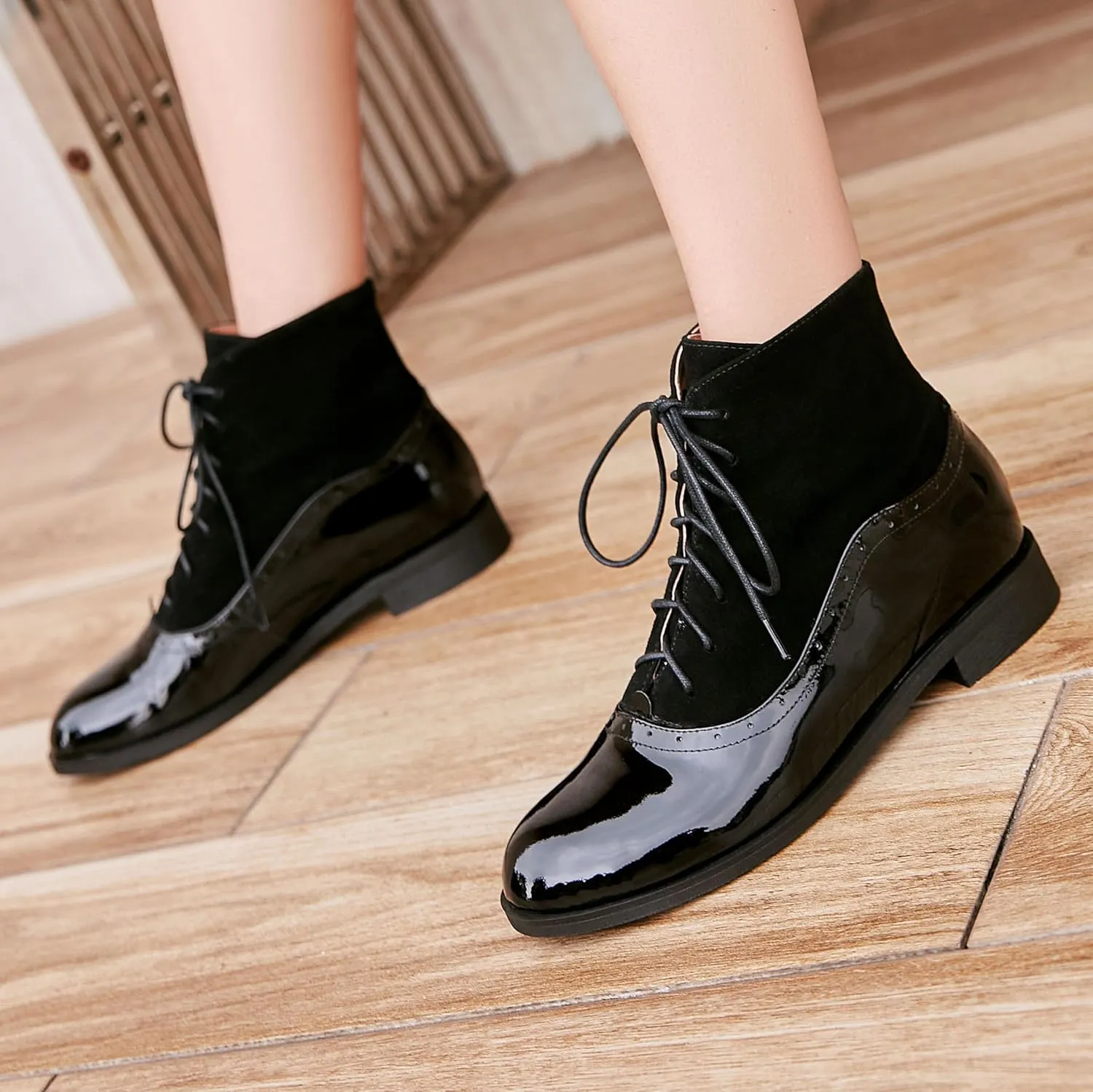 Women's Leather Ankle Boots Low Heel Oxford Flat Short Boots Perforated Lace Up Side Zipper Booties