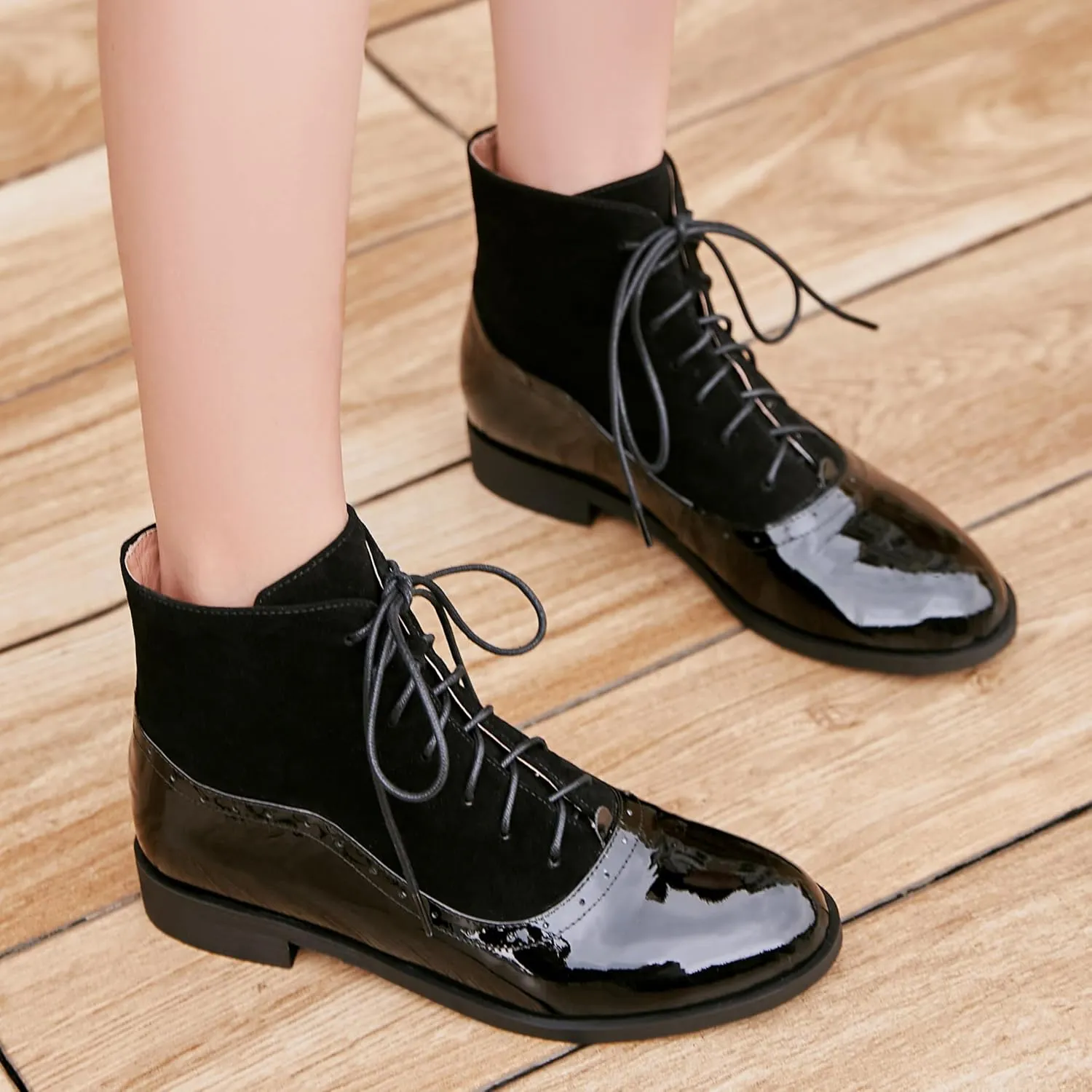 Women's Leather Ankle Boots Low Heel Oxford Flat Short Boots Perforated Lace Up Side Zipper Booties